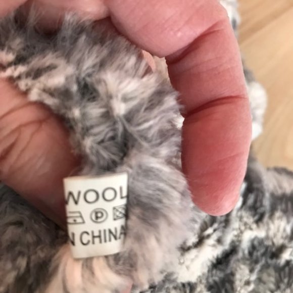 Gray & White Faux Fur Infinity Scarf ~ BNWOT - Picture 2 of 4